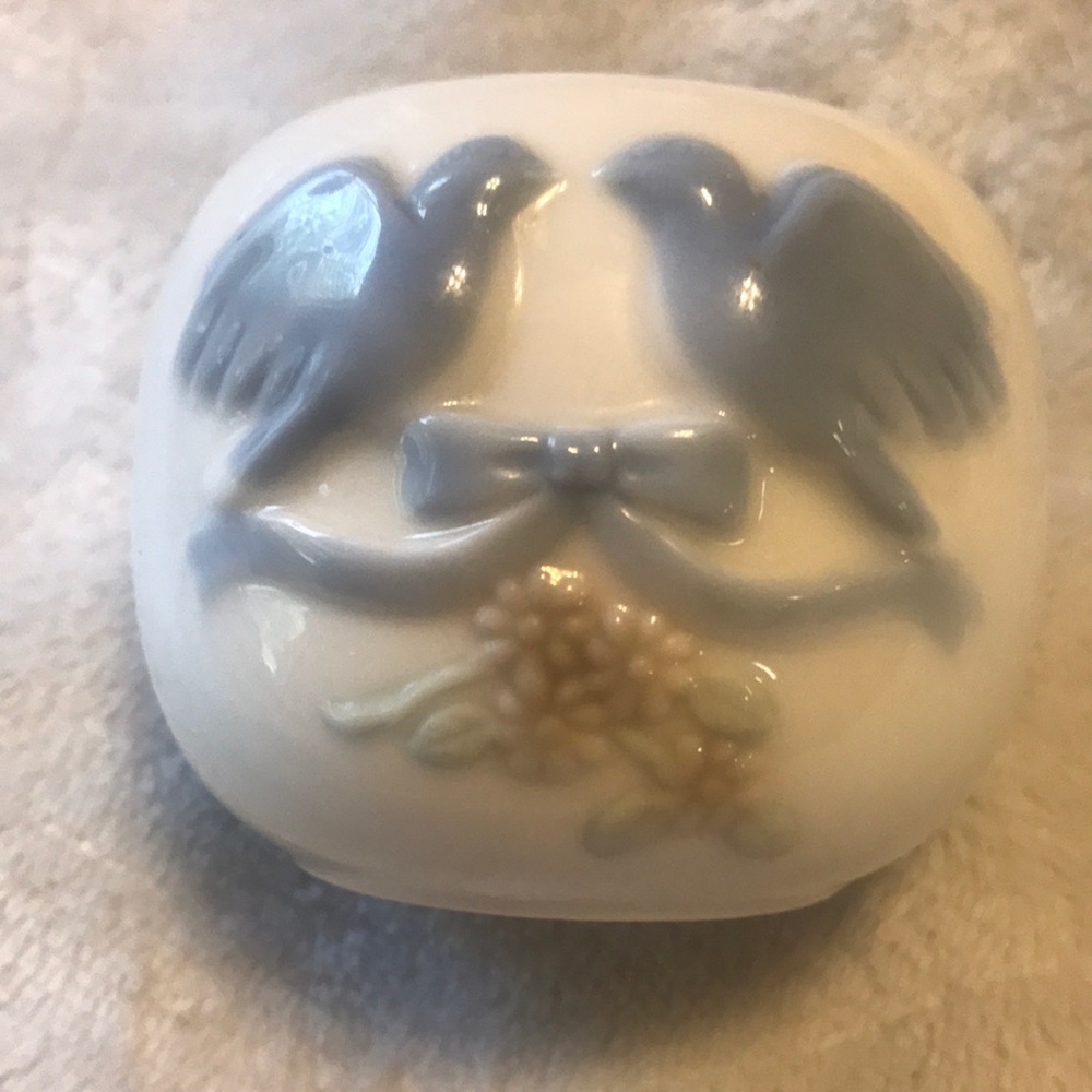 Biedermann love bird glass figure trinket
